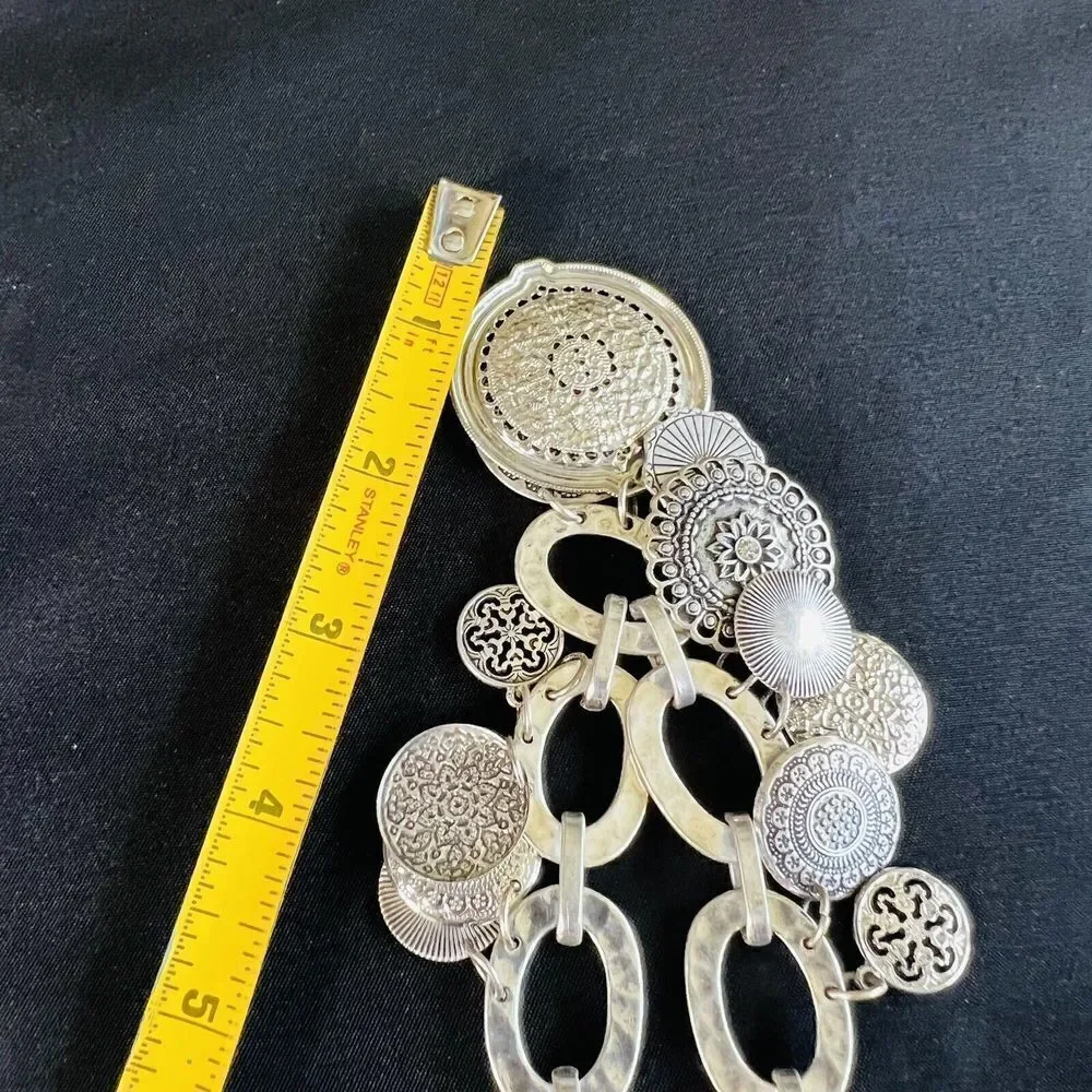 Metal Textured Charm Bib Dangl Necklace Silver Tone Chain Round Pendants 1505